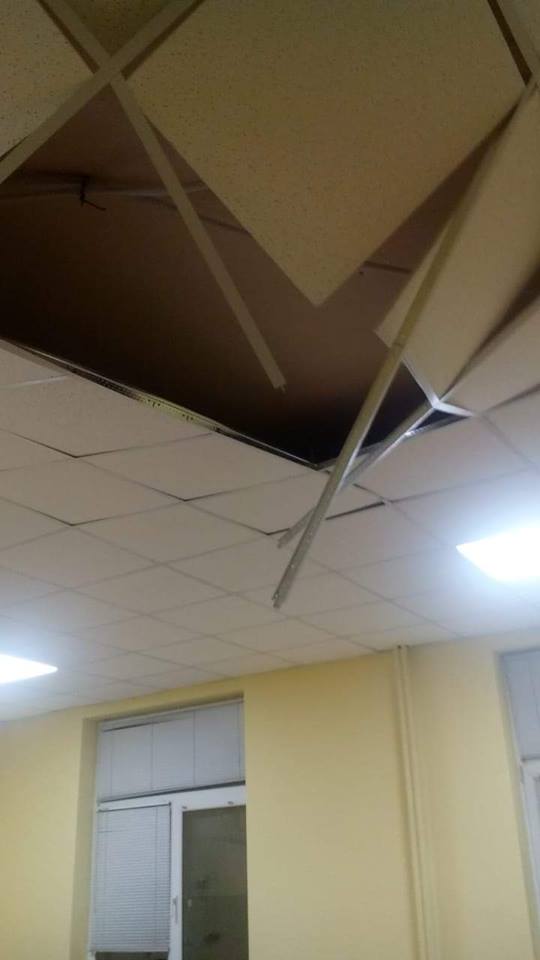 Падна таван на ремонтирано отделение в болницата в Горна Оряховица