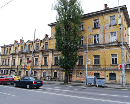 Отложиха делото за царските конюшни