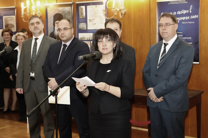 Кметът на Търново уважи изложба в Народното събрание с оригинала на Търновската конституция