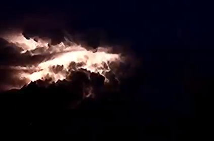 Мощни бури оставиха хиляди без ток в Сидни