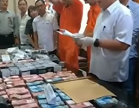Петима българи са арестувани на остров Бали, източвали банкомати (ВИДЕО и СНИМКИ)