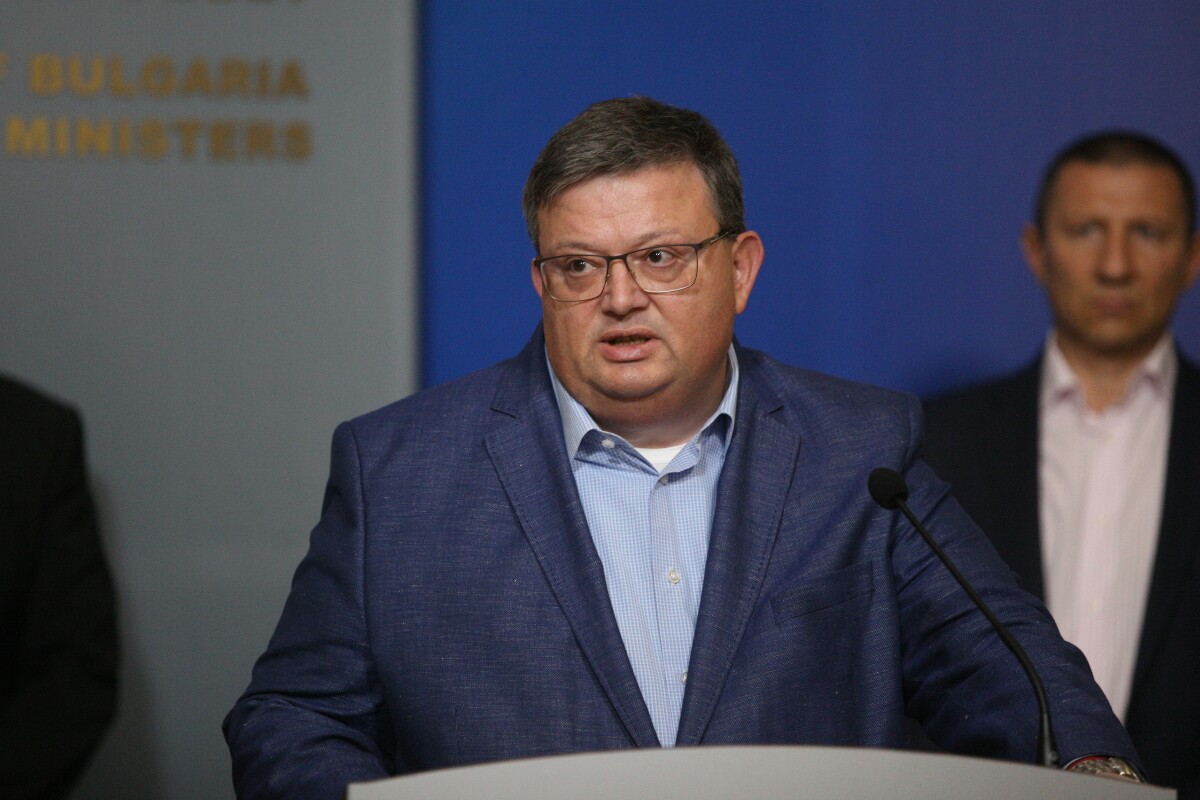 Цацаров: Финландска лаборатория не е открила забранени химически оръжия в отравянето на Гебрев