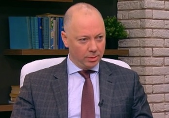 Министър Желязков: Държавата не е във фаза на открита обществена поръчка за отсечката от магистрала „Струма”