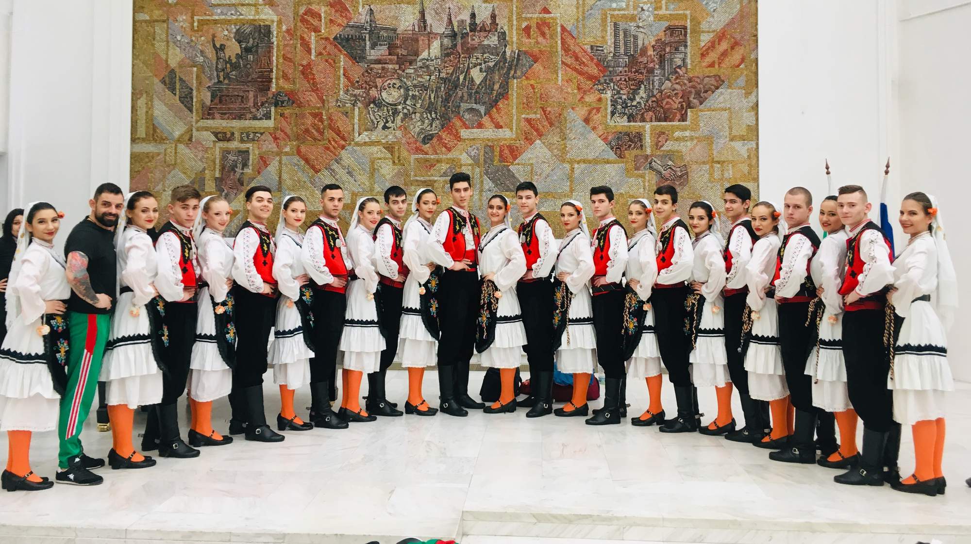 "Луди млади" от Шумен фаворити на конкурса "Път към славата"