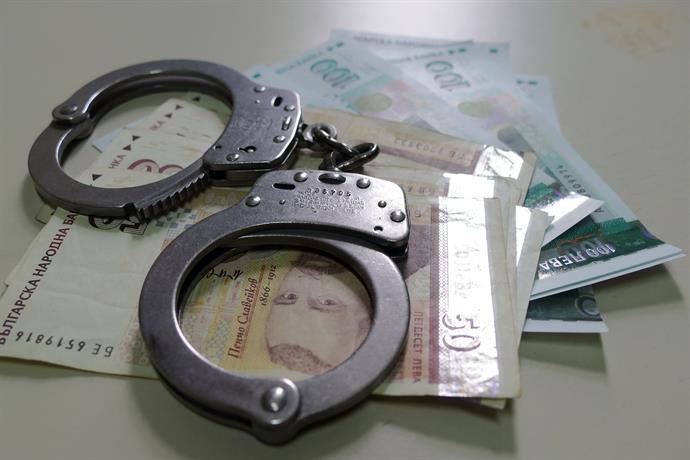 Задържаха извършител на грабеж, крил се в чужбина близо 5 години