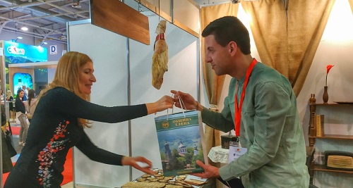 Министърът на туризма посети щанда на Елена на „Ваканция и Спа Експо 2019“
