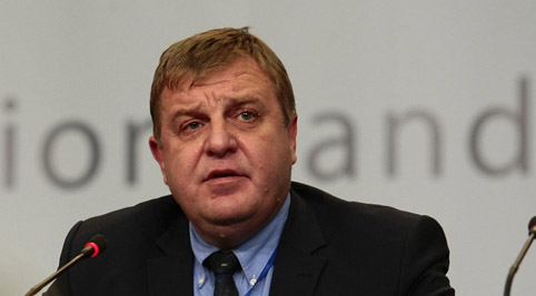Каракачанов: До края на юни е възможно да има договор за доставка на изтребителите F-16