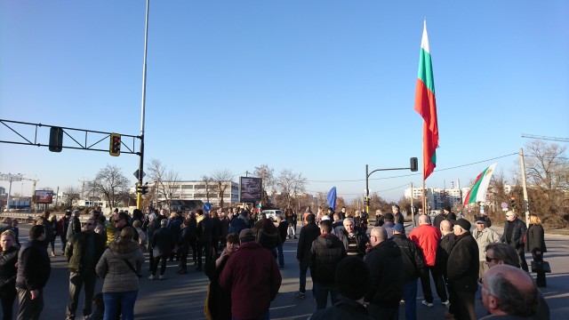 Жители на "Горубляне" протестираха на Цариградско шосе, блокираха движението в двете посоки