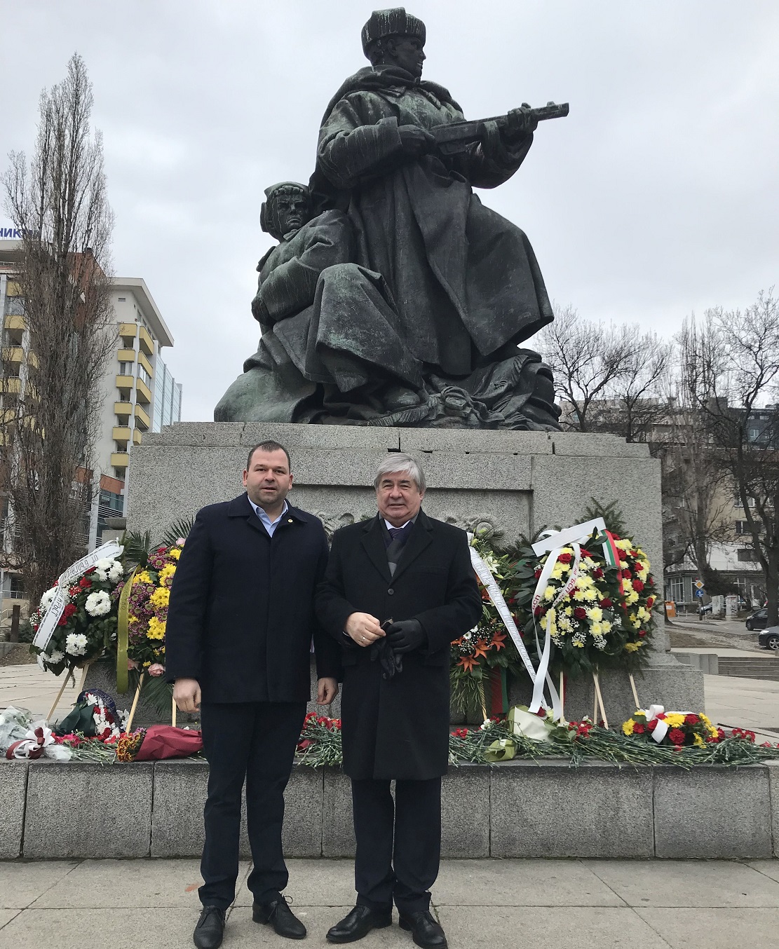 Социалистите от "Лозенец" отбелязаха Деня на Защитника на отечеството с посланика на Русия