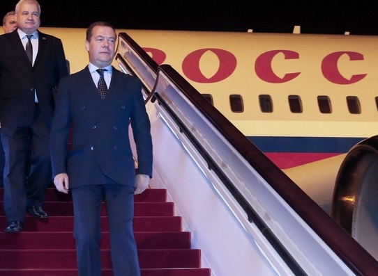 Официално: Медведев идва на 4 март
