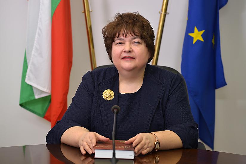 Ралица Негенцова, ВАдС: Няма да допуснем адвокатите да бъдат превърнати в доносници