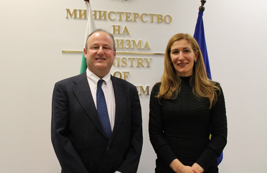 Министър Ангелкова се срещна с посланика на САЩ