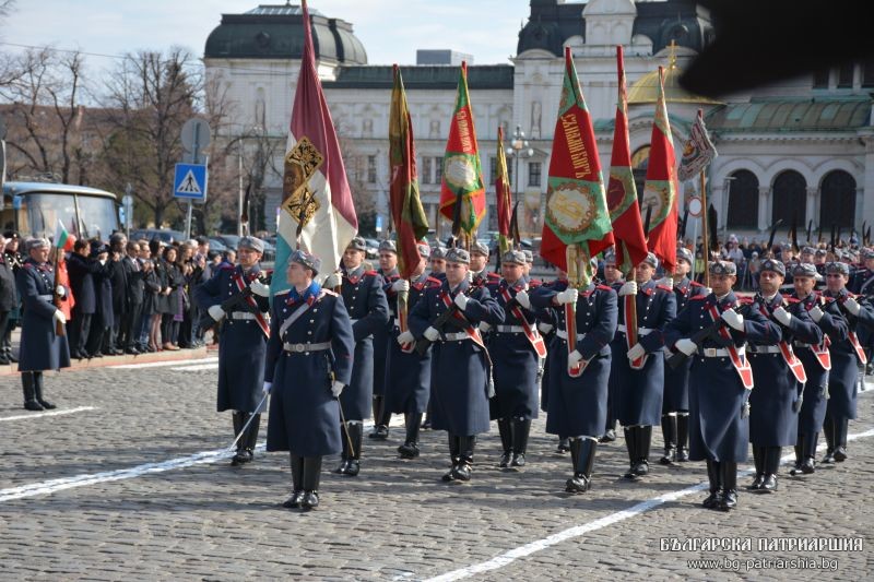 MO: Военнослужещи ще участват в честванията на Националния празник