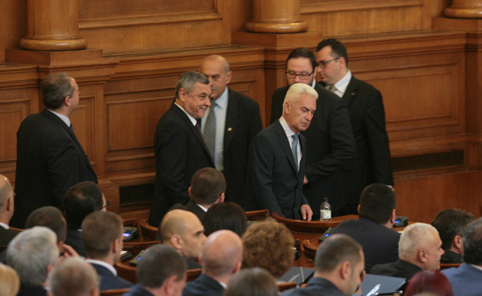 БСП призова Патриотите да напуснат НС (обзор)