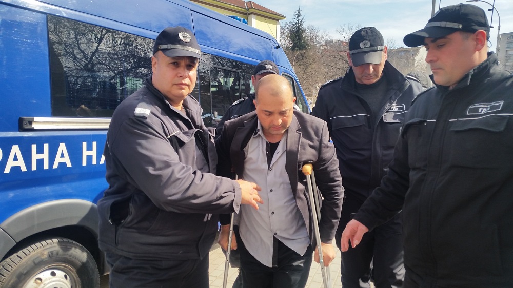 Баща побойник ще чака процес зад решетките