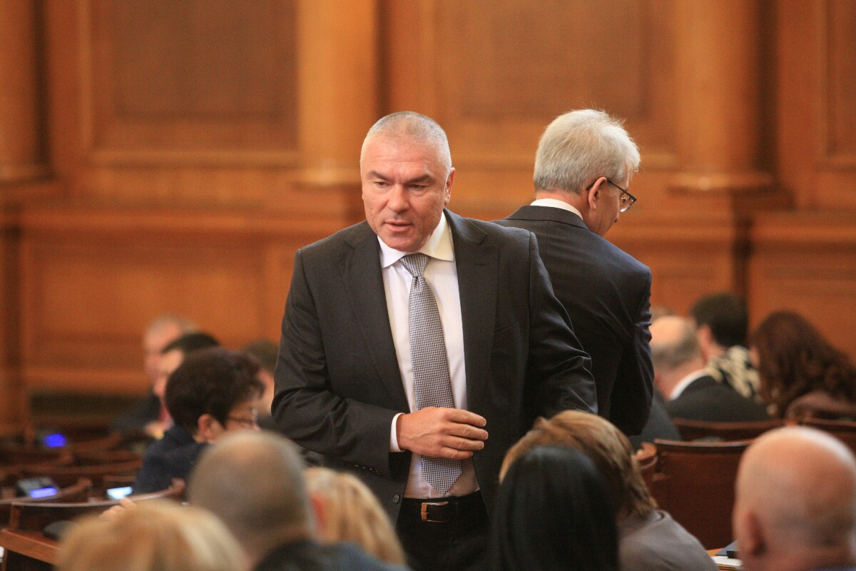 И депутатите на Марешки бойкотират парламента