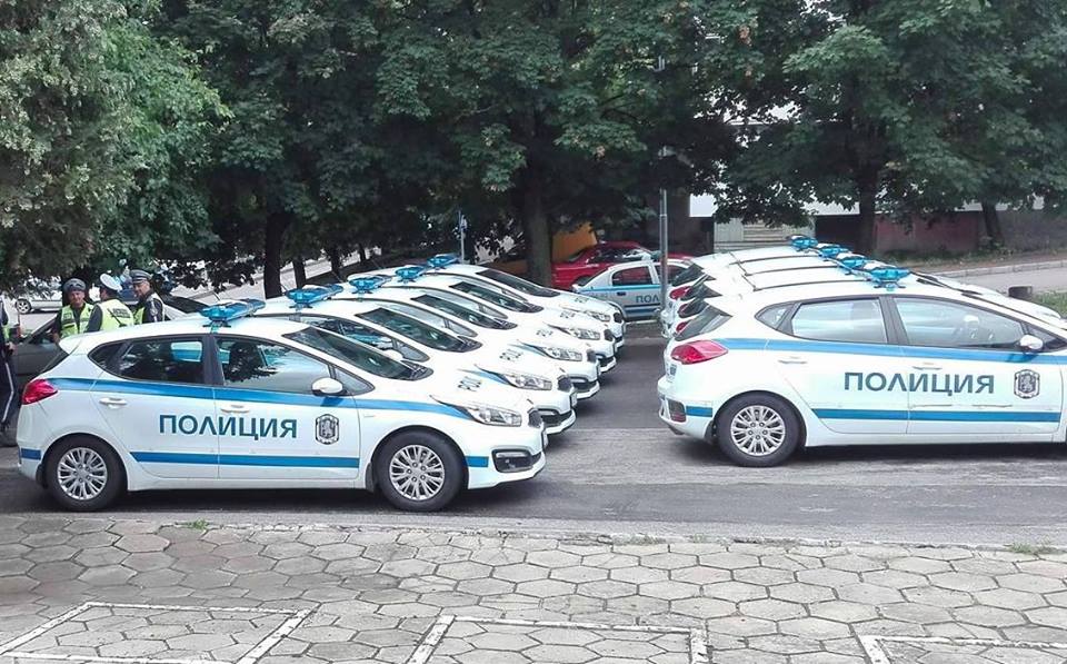 МВР купува над 300 автомобила за патрули