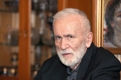 Любомир Левчев - живият класик на българската литература, пред „Труд“: Обложиха надеждите с ДДС