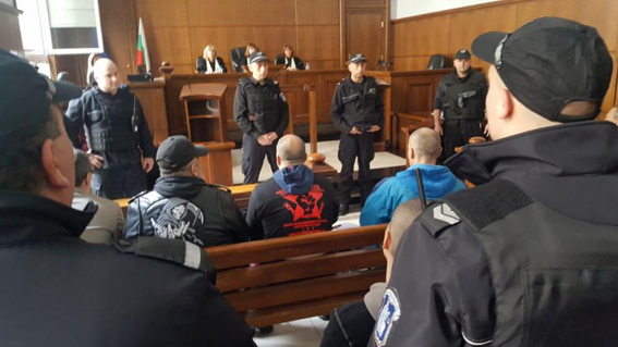 Убийци се жалват от камери при секс свижданията