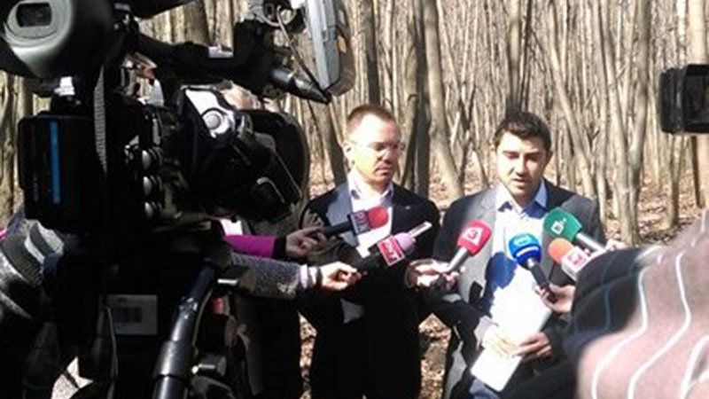Джамбазки и Контрера: Циганозащитниците да бъдат пращани да живеят със „страдащите онеправдани“ в гетата