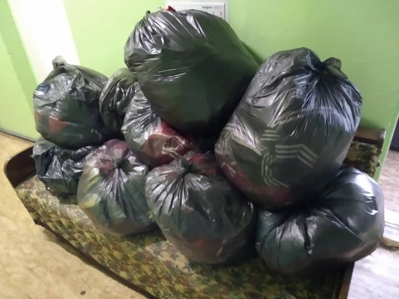 Иззеха близо 180 фалшиви спортни комплекта