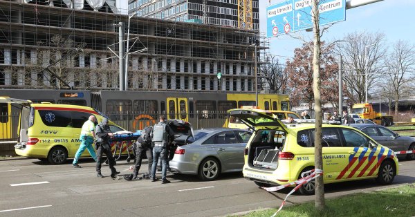 Стрелба в трамвай в холандския град Утрехт, има ранени