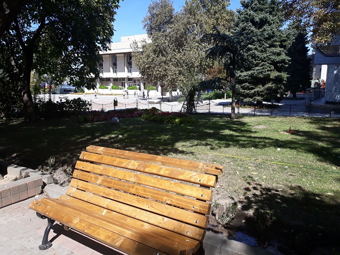 Вандали посегнаха на обществено имущество в Свищов