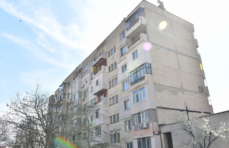 Започна санирането на 24-ти пореден блок в Сливен