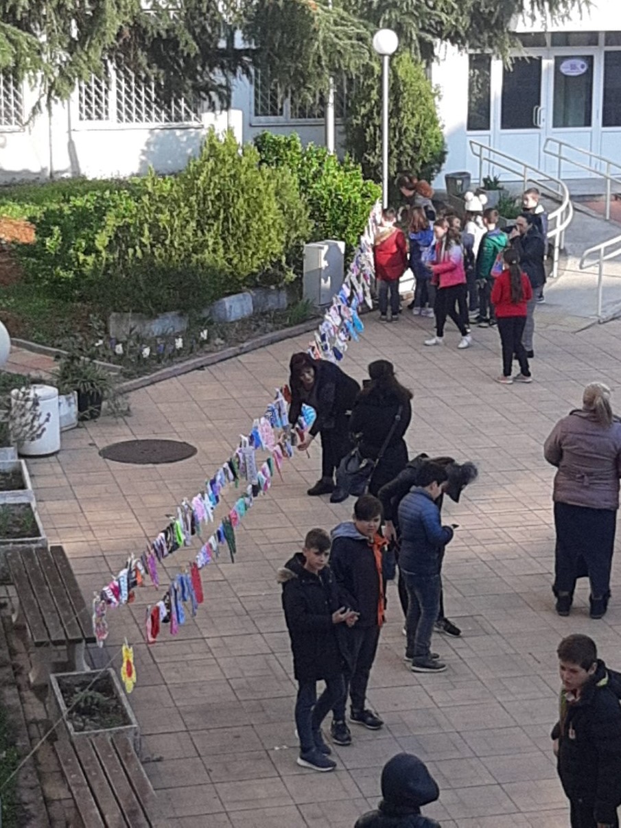 Дрескод "шарени чорапи" в подкрепа на хората със Синдром на Даун