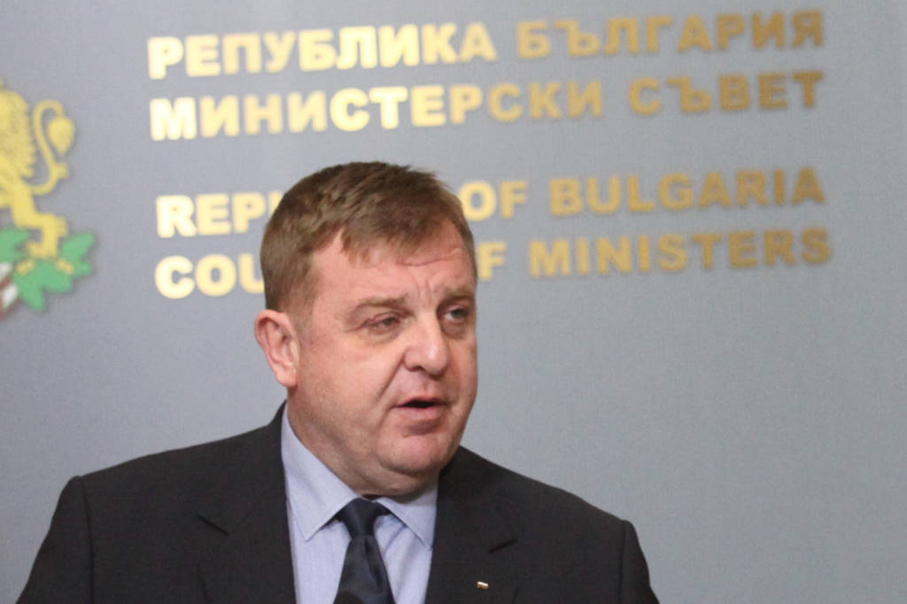 ВМРО: Вицепремиерът Каракачанов свиква кръгла маса за Концепцията срещу циганизацията