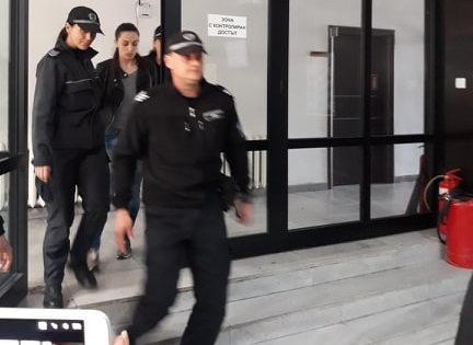 При закрити врата се гледа мярката на арестуваната дознателка от Благоевград (СНИМКИ)