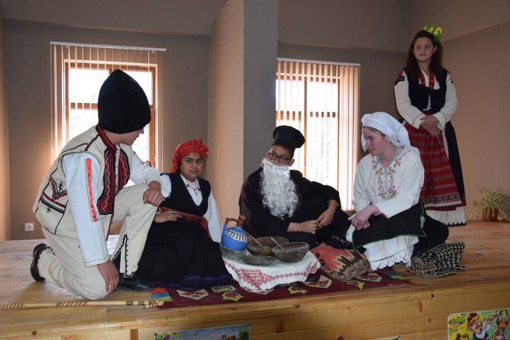 Любими детски герои оживяха в конкурс за драматизация в Елена