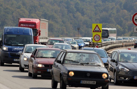 Румъния и България обмислят сътрудничество в ограничаването на вноса на стари автомобили