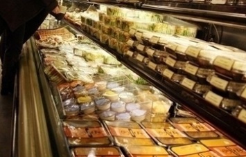 Откриха 60 тона негодна храна от складове на голяма фирма