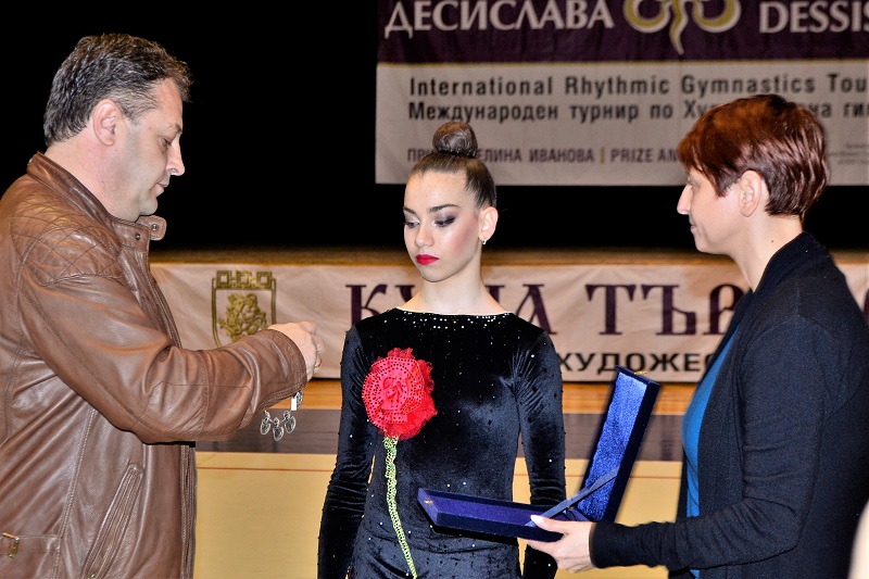 Великотърновка грабна „Огърлицата на Десислава”