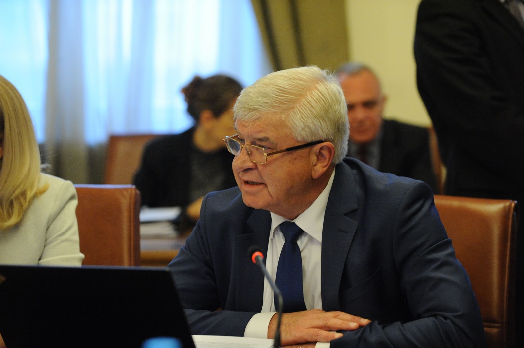 Министър Ананиев: До 15 май ще е ясно как ще се разпределят допълнителните 50 млн. лева за медицинските сестри