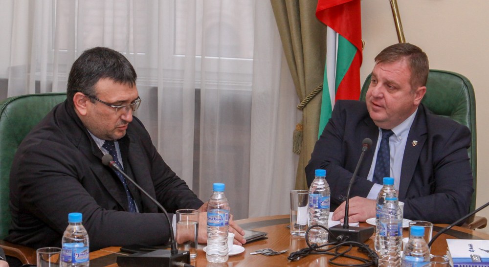 Красимир Каракачанов свика спешно заседание на службите заради напрежението в Габрово