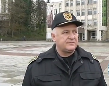 10 души с боксове, ножове и палки са задържани при най-масовия протест в Габрово