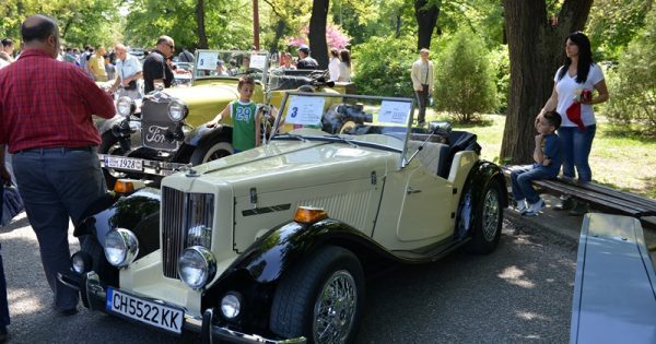 Васко Кръпката ще участва в ретро-парад на автомобили
