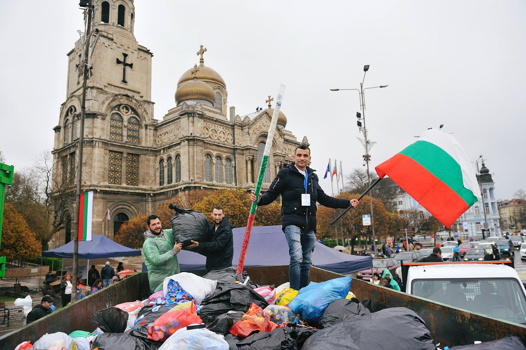 Североизтокът събра над 1 милион пластмасови капачки в помощ на две болници