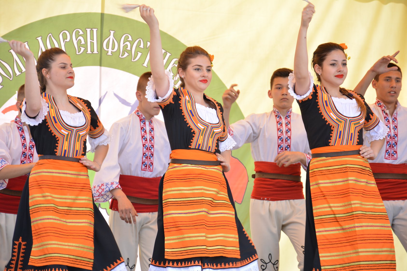 Провеждат три дни надиграване и надпяване в Елена