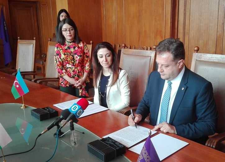 Договор за побратимяване сключиха Велико Търново и Нахчъван