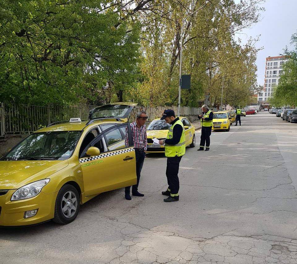 Полиция и ДАИ провериха 31 таксита в Търново и Горна Оряховица