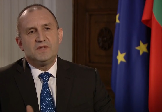 Румен Радев: Жалките опити да бъда въвлечен в имотните далавери на властта само ме амбицират