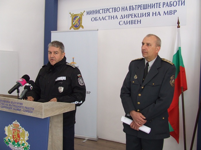 Над 200 полицаи и пожарникари ще следят за безопасността на гражданите по време на празниците