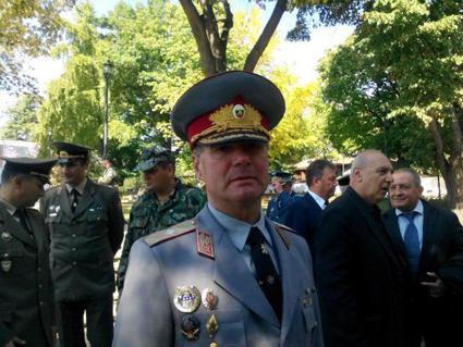Наш генерал поема дивизия на НАТО в Букурещ