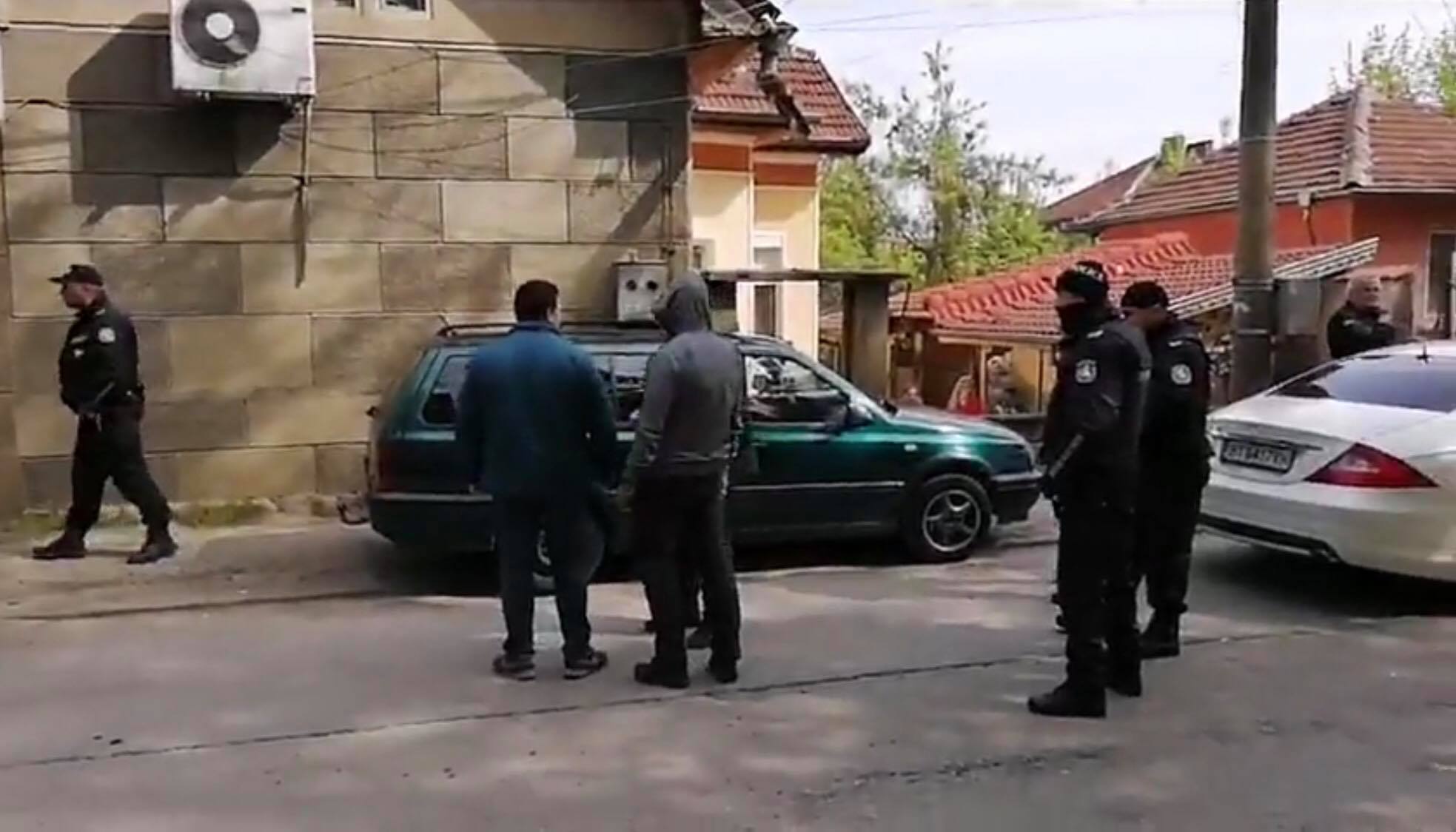 Петима от задържаните ало измамници в Горна Оряховица остават в ареста