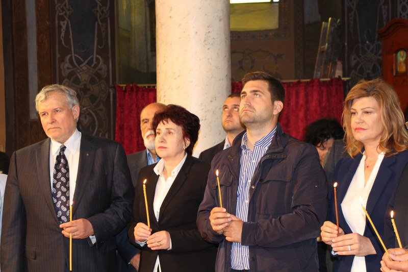С водосвет за здраве и успех ГЕРБ-Перник откри предизборната си кампания в областта