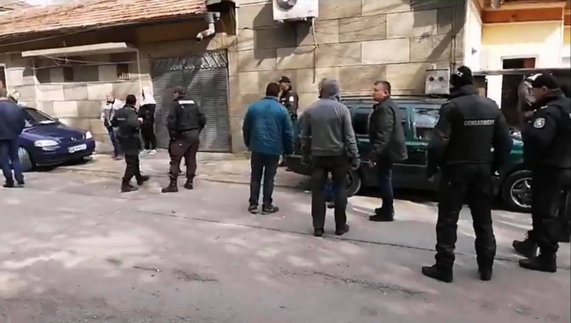 Румънските власти ни предадоха петима телефонни измамници (СНИМКИ+ВИДЕО)