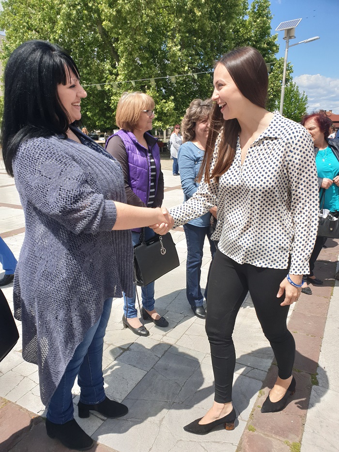 Ева Майдел в Перущица: БСП са добри в даването на гръмки обещания и в  обвиненията, а ние в подобряването на живота на хората